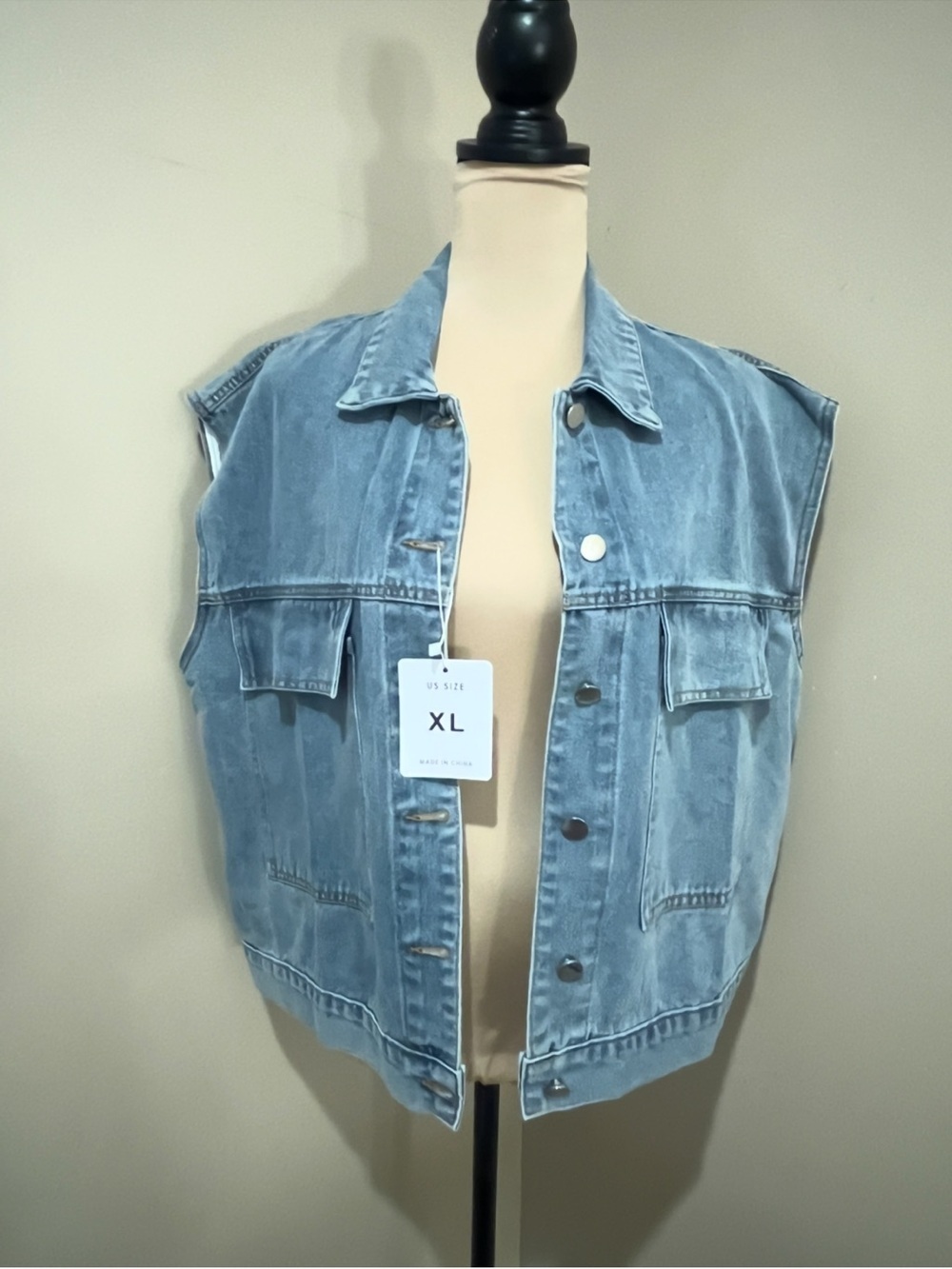 NWT Trendy Boho Oversized Light Wash Denim Vest Flap Pockets Button Front, XL